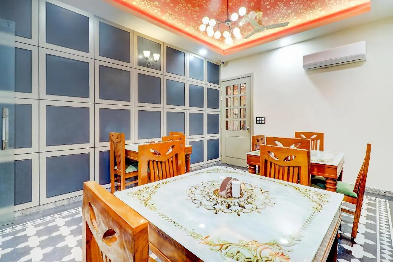 Collection O Hampton Inn Tajganj