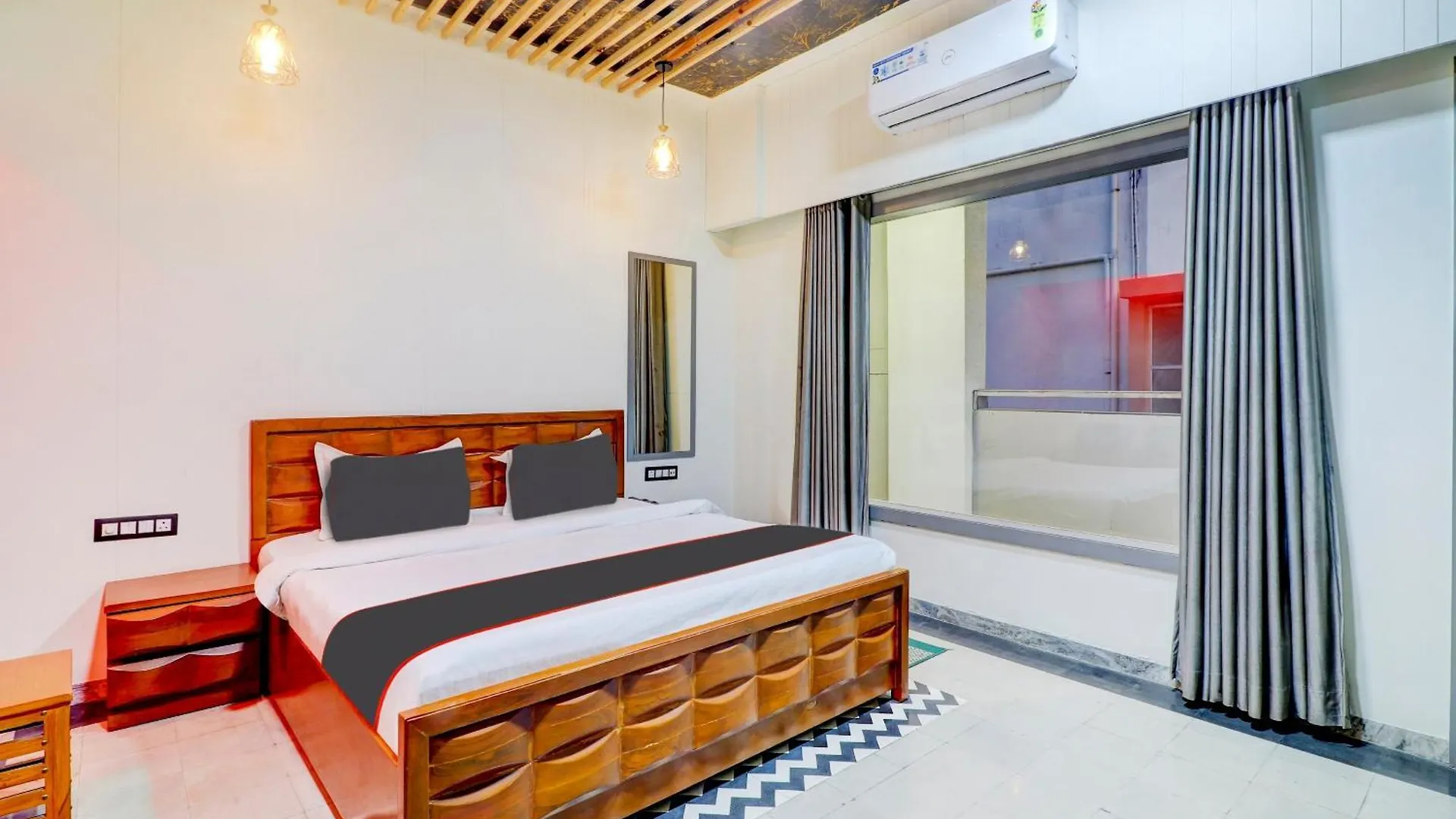Hotel Collection O Hampton Inn Tajganj
