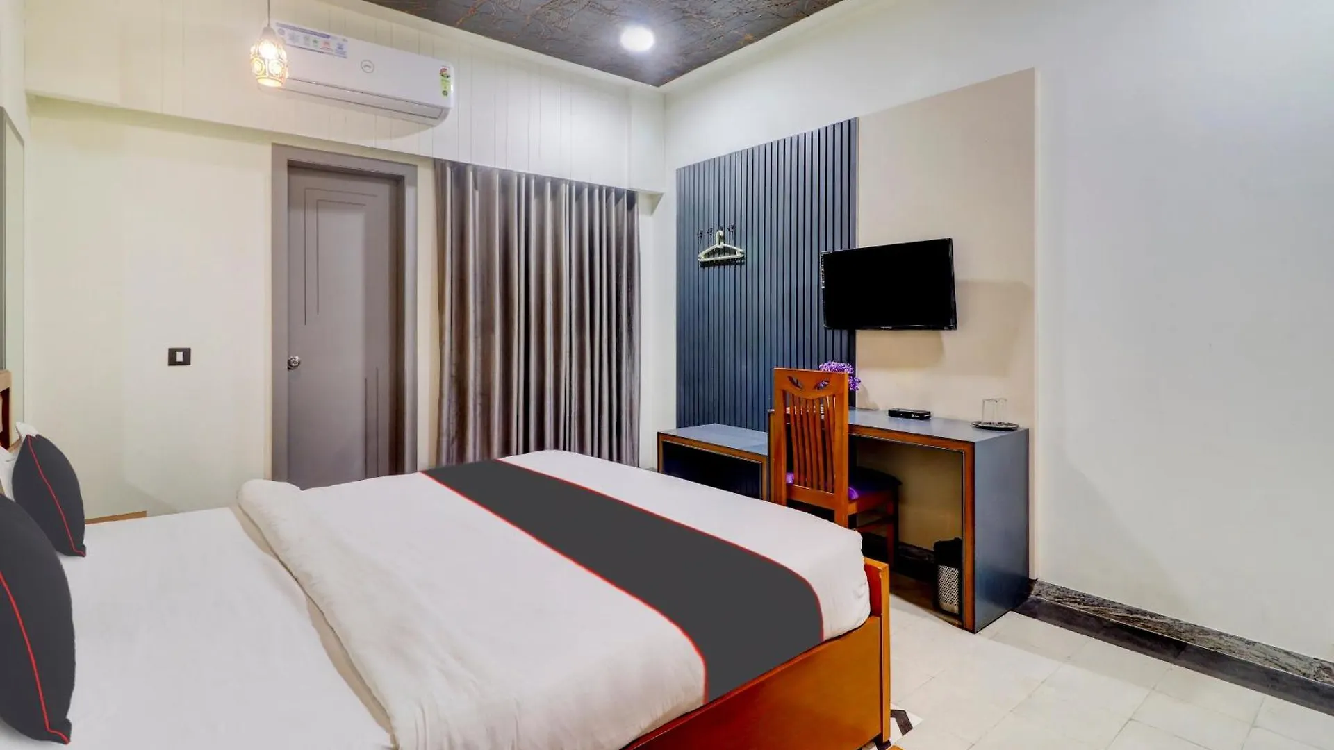 Hotel Collection O Hampton Inn Tajganj